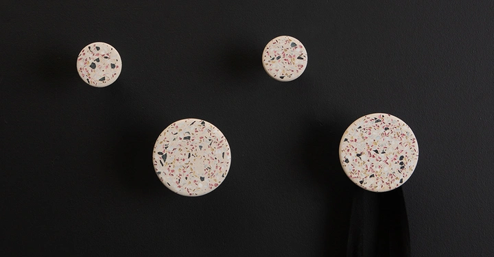 Galerie-Bild 2: DowsingandReynolds_6948178_BlomusPontoHooksTerrazz.1.jpg