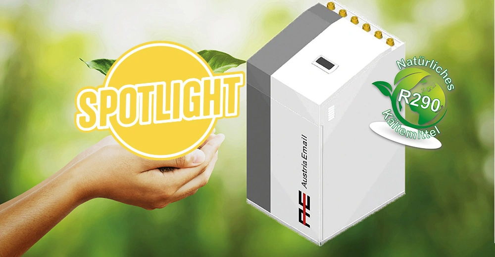 Frauenhände halten grünes Pflänzchen, rechts im Bild Freisteller der Wärmepumpe von ETHERMA. Auf dem Bild zusätzlich ein goldgelber Button mit SPOTLIGHT.