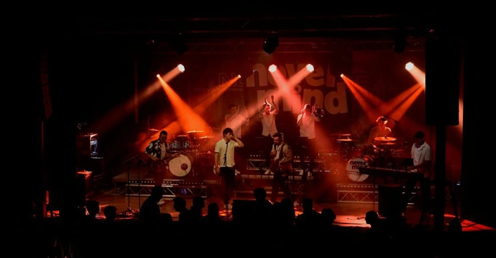 Galerie-Bild 4: SCHAU!_ © Nevermind Kopie.jpg