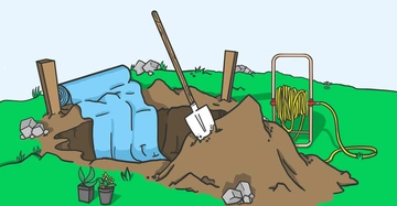 Eine Schaufel steckt in einem Erdhaufen, daneben ein ausgerolltes blaue Plane, im Hintergrund stehen vier Pfosten. Rechts befindet sich ein Schlauch auf einem Schlauchhalter, zwei Pflanzen im Vordergrund.