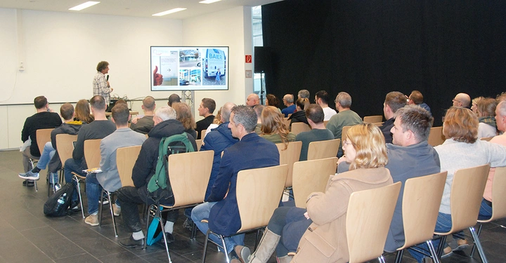 Galerie-Bild 12: Vortrag Kopie.jpg