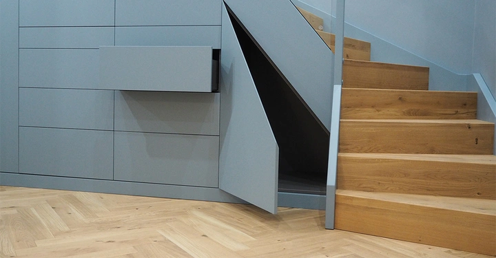 Galerie-Bild 1: Treppenschrank-5 Kopie.jpg