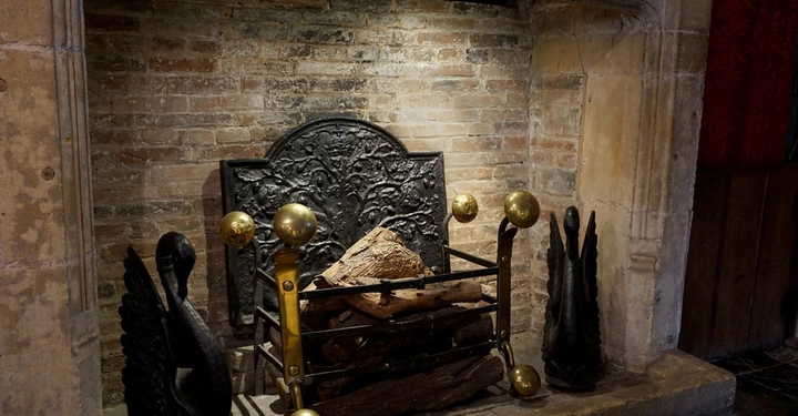 Galerie-Bild 3: Wer’s gut hat, hat’s warm: Im Mittelalter galten große Kamine in Wohnräumen als Statussymbol.