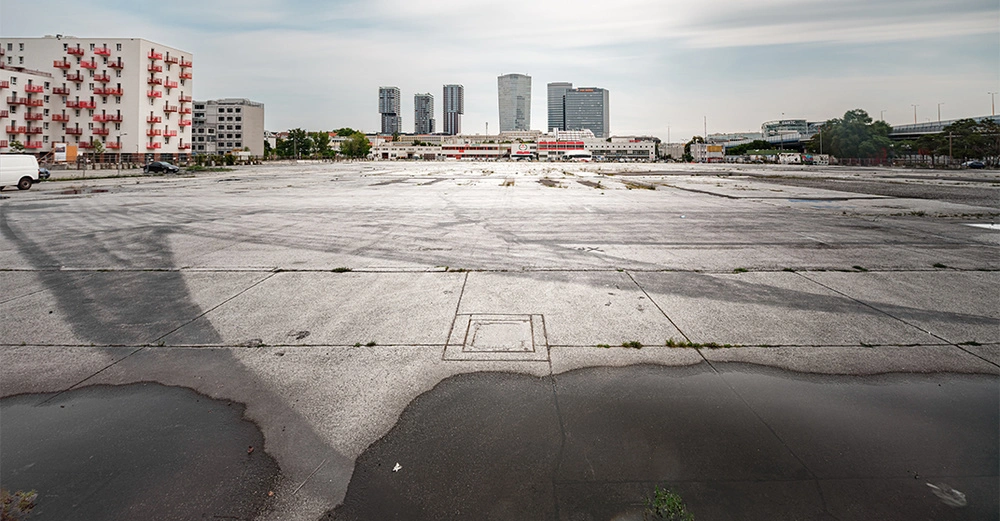 Ein perfektes Beispiel für eine Betonwüste: Das Areal Neu Marx in Wien.
