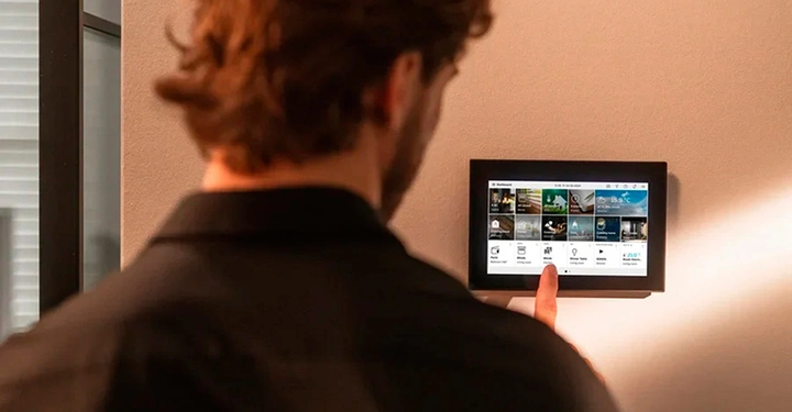 Galerie-Bild 3: Das Busch-OneTouch 7“ mit einfacher und intuitiver Bedienung