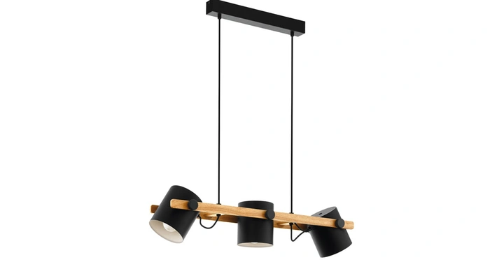 Pendelleuchte mit schwarzem Gehäuse und drei Lampenschirmen hängt an zwei schwarzen Kabeln in einem weißen Raum