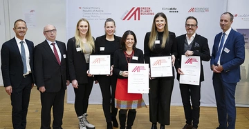 v.l.n.r. Patrick Sagmeister stv. Abteilungsleiter AUSSENWIRTSCHAFT AUSTRIA, Silvio Kus Gesandter der Botschaft der Republik Kroatien, Eva Prenner, Virginia Rudics, Ursula Reiner, Adrijana Bajric von ATP architekten ingenieure, Michael Haugeneder ATP sustain, Jürgen Schneider Sektionschef Bundesministerium für Klimaschutz © Eva Manhart für AGPB