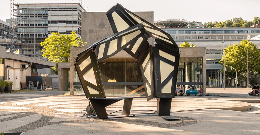 Blick auf den Demonstrator am Gelände der Universität Stuttgart