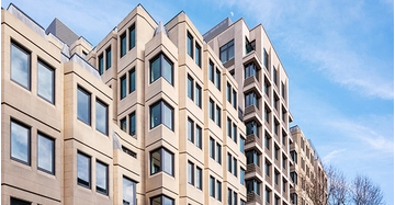 Perspektivische Seitenansicht des Bürogebäudes 90 Long Acre