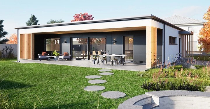 Galerie-Bild 7: Bungalow in Schachtelform mit Holz- und beigen Fassadenelementen, saftiger Rasen vor dem Haus, hellgraue Gehplatten aus Stein und gut bestückte Terrasse. Sommerliche Aufnahme. 