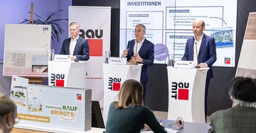 Baumit startet in die Bausaison. Von links: Roman Stickler (Marketingleiter Baumit GmbH), Georg Bursik (Geschäftsführer Baumit GmbH) und Rudolf Ofenschiessl (Vertriebsleiter Baumit GmbH)