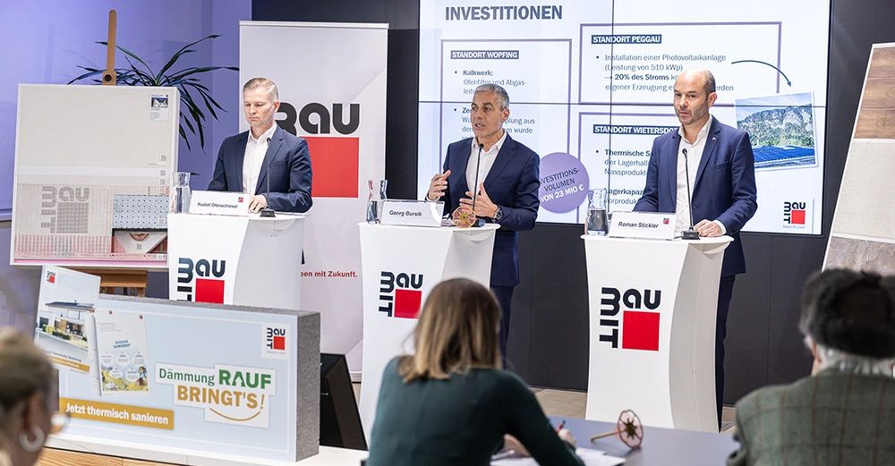 Baumit startet in die Bausaison. Von links: Roman Stickler (Marketingleiter Baumit GmbH), Georg Bursik (Geschäftsführer Baumit GmbH) und Rudolf Ofenschiessl (Vertriebsleiter Baumit GmbH)