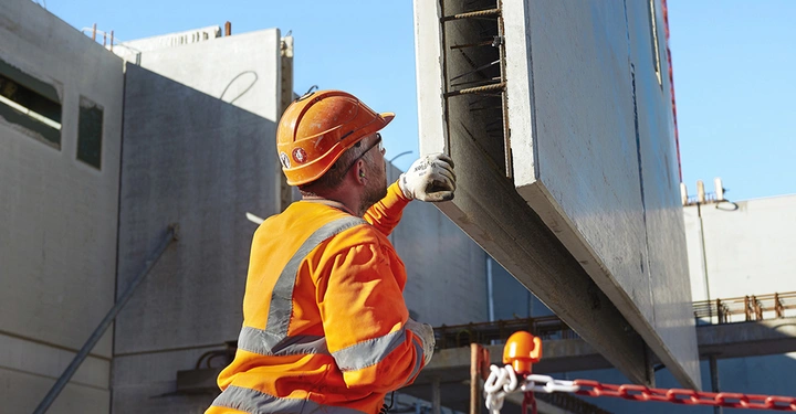 Galerie-Bild 4: Der Einbau der Hohlwände auf der Baustelle. &nbsp;