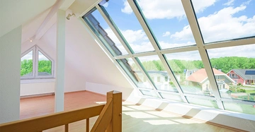 Ein modernes, lichtdurchflutetes ausgebautes Dachgeschoss.