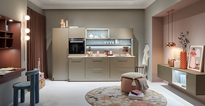 Galerie-Bild 4: Trend_Metallic_Kueche_10_Vegas_Champagner_metallic_Scala_Amarant Kopie.jpg