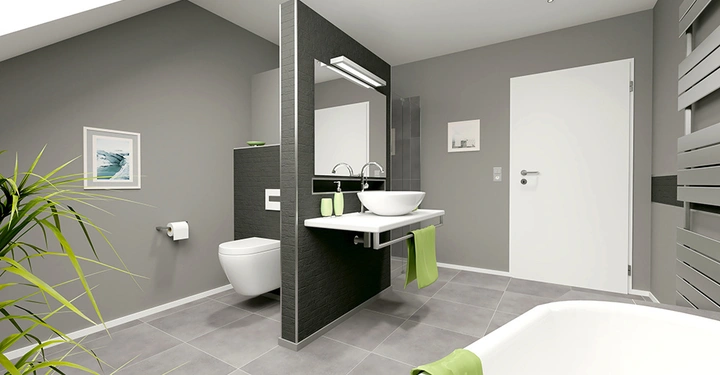 Ein modernes Badezimmer mit einem großen Spiegel über einem Waschbecken, Handtüchern und dekorativen Elementen, wie Bildern, auf grauen Wänden; eine Toilette und Pflanzen umgeben die Szenerie.