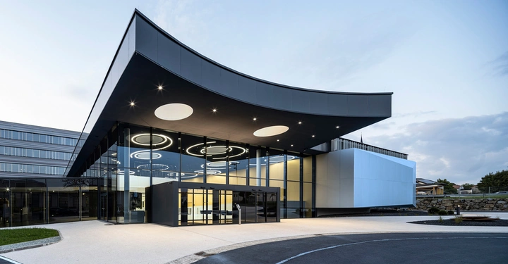 Galerie-Bild 9: Gewerbe_ABB Campus_c_Dietmar Tolleria.jpg