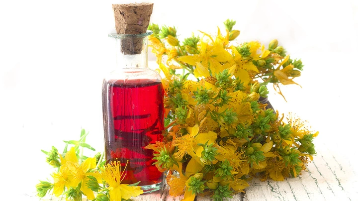 Johanniskrautöl in Flasche