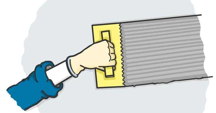 Ein rechter Arm in einem blauen Ärmel hält ein gelbes Werkzeug mit Zacken und zieht Linien auf einer grauen Fläche. Hintergrund ist ein hellblauer Bereich.