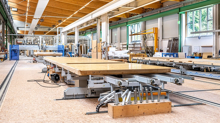 Innenaunfnahme der Produktionshallen von WOLF Systembau