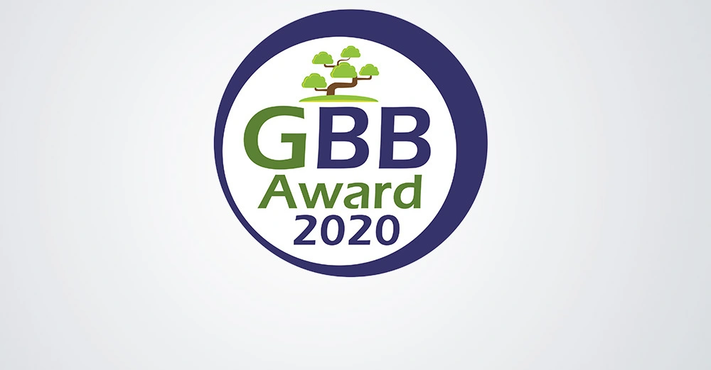Logo zeigt Baumzeichnung über Text: GBB Award 2020 umgeben von violettem Kreis.
