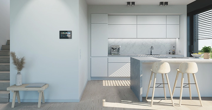 Galerie-Bild 1: Mit dem Busch-OneTouch 7“ lassen sich verschiedene Funktionen stilvoll und bequem von einem zentralen Punkt aus steuern.